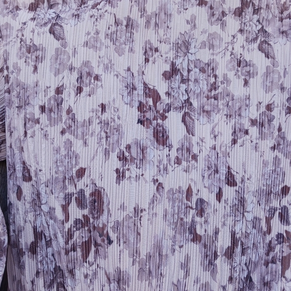 Mango Floral Print Plisse Pleated Peplum Blouse Womens Sz XS V-neck Semi Sheer - Picture 5 of 9